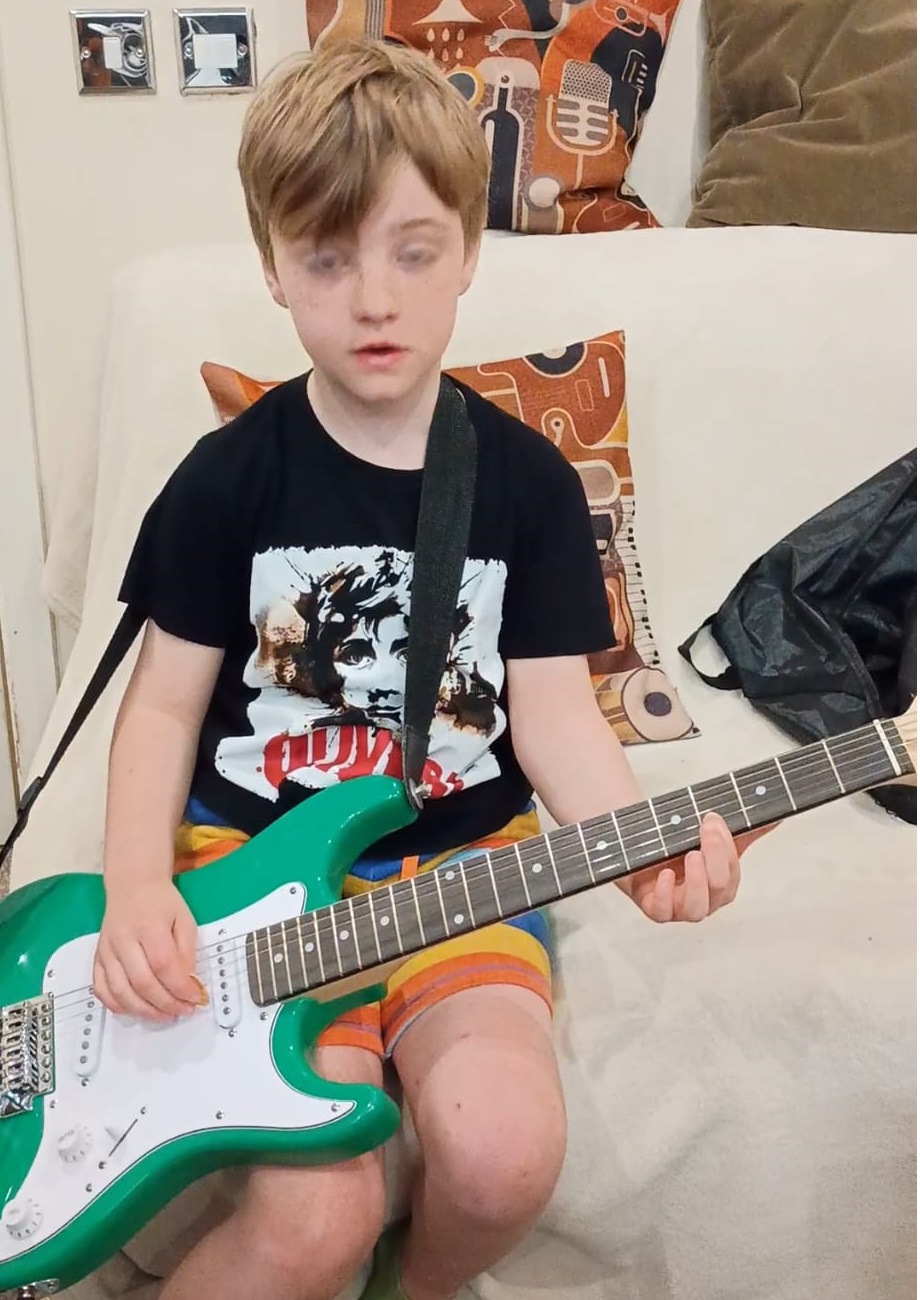 Oli Guitar